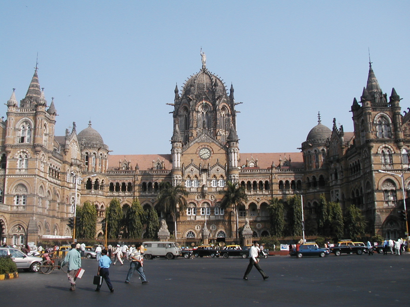 Mumbai như viên ngọc sáng nằm phía bờ biển Tây Ấn