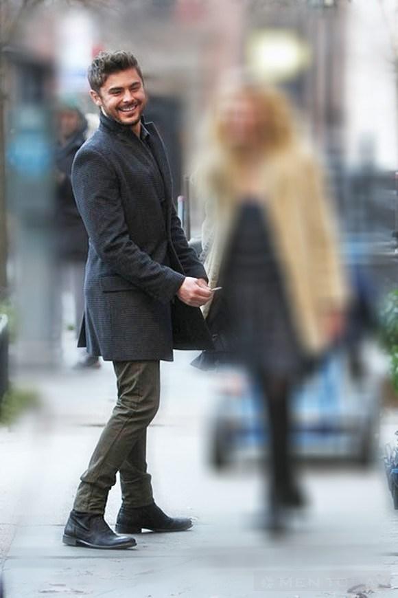 Phong cách thời trang Zac Efron ấm áp với trench coat