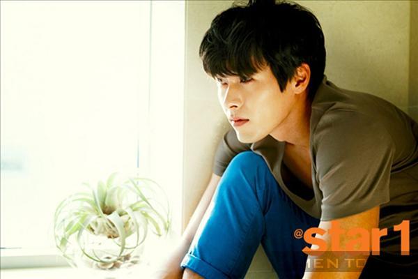 Diễn viên Hyun Bin đơn giản và thoải mái trên tạp chí nổi tiếng