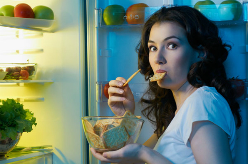 Ăn tối muộn có hại như thế nào đến sức khỏe