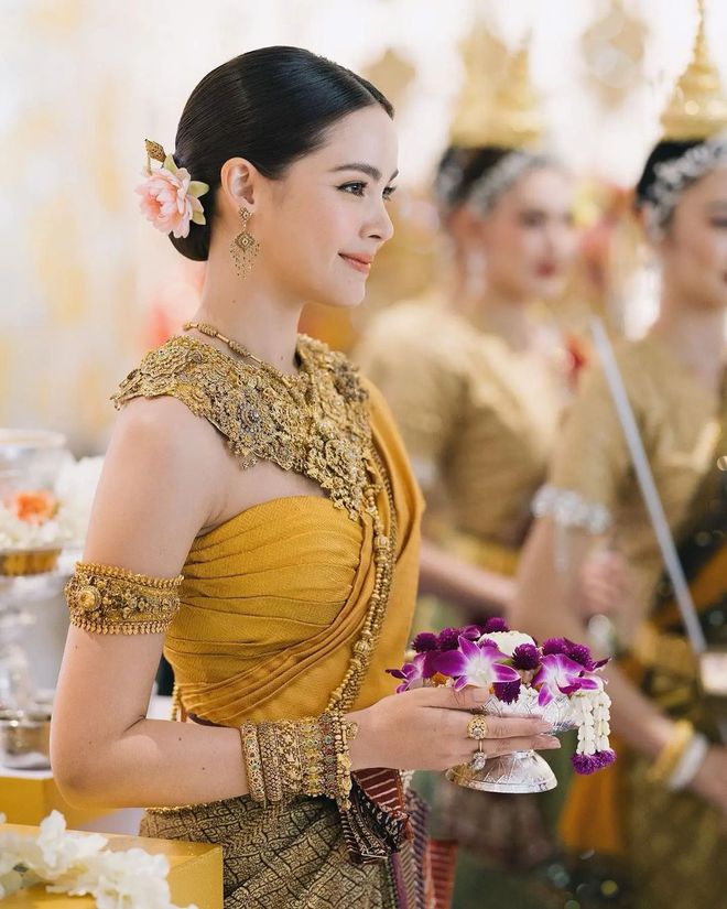 Ngắm dàn nữ thần Thái Lan mừng Tết Songkran