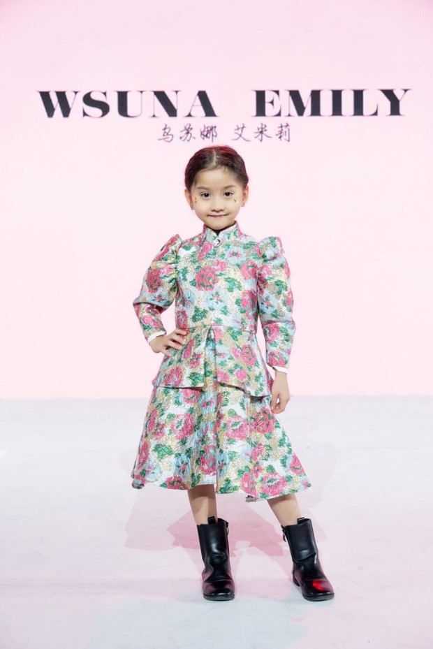 Emily Nhã Uyên đoạt giải tại Shanghai International Kids Fashion Week