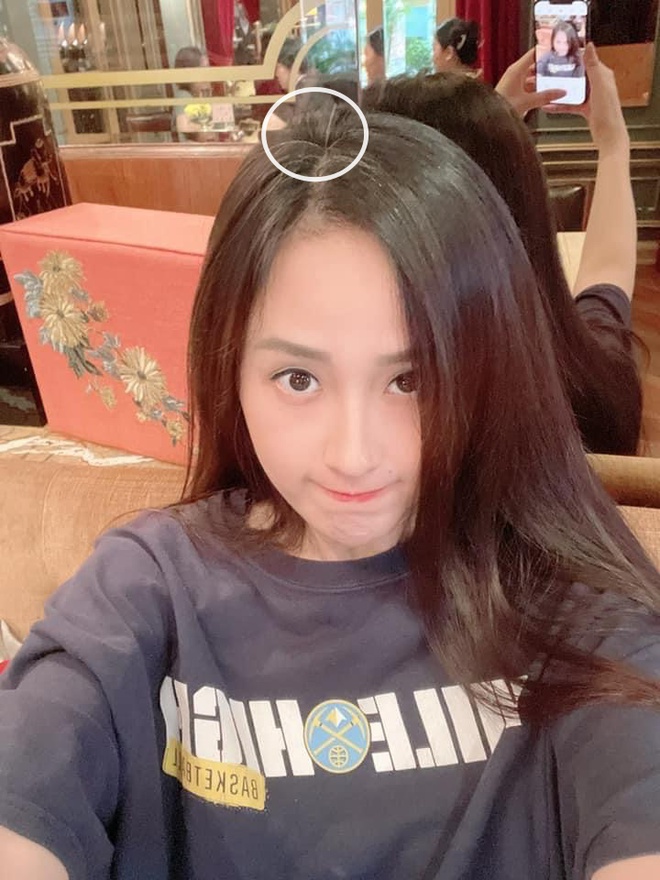 Hoa hậu Mai Phương Thúy ‘đu đỉnh’ bạc cả đầu