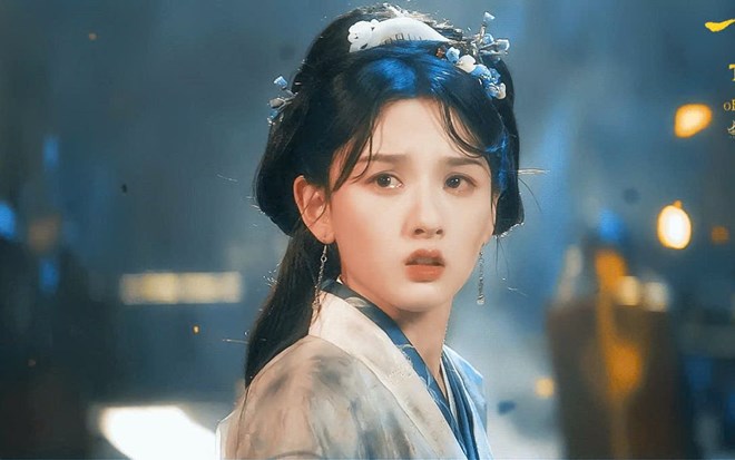 Đôi môi trái tim đẹp quá mức của nữ chính Khom Lưng