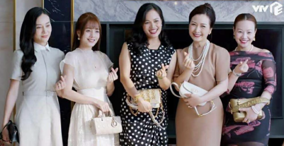 Hội phú bà của Phương Oanh bị chê kém sang ?