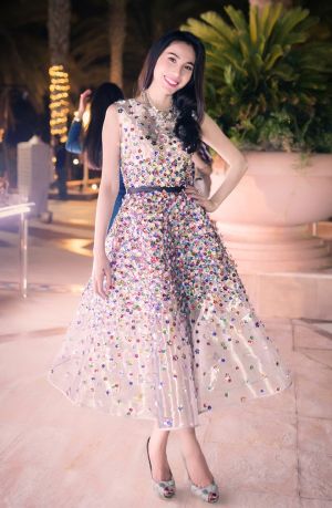 Thủy Tiên, Phạm Băng Băng rạo rực với váy hoa 3D