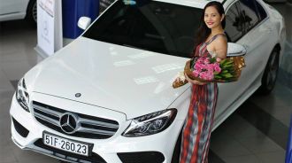 Hoa hậu Đông Nam Á Diệu Linh tậu chiếc Mercedes C250 AMG